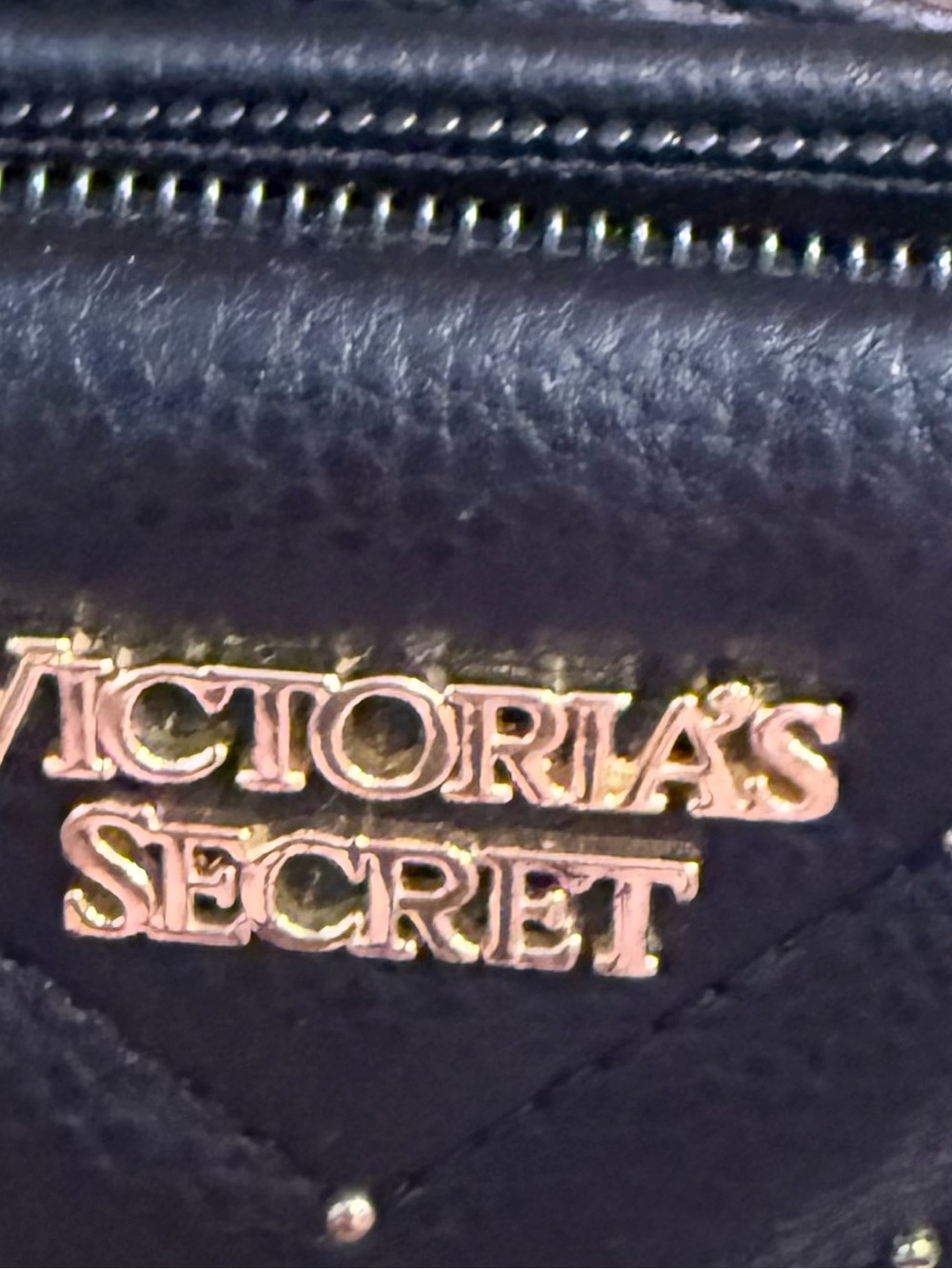 Victoria’s Secret Black Quilted Chevron Studded Chain Shoulder Crossbody Bag - Picture 6 of 6